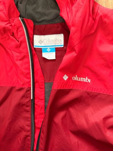 Columbia Sportswear red hooded jacket in size Large.