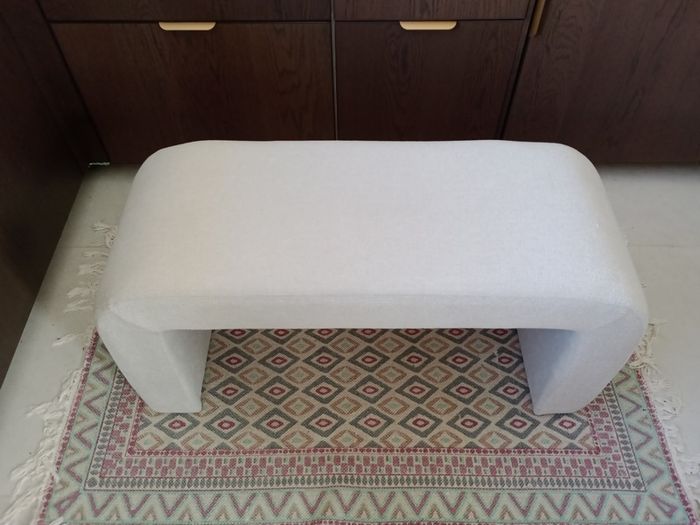 Upholstered bench seat