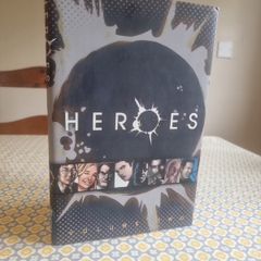 Heroes: Graphic Novel Volume 2 (Hardcover)