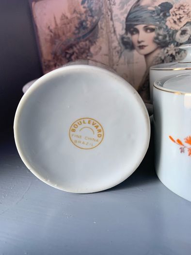 Delicate China Teaset