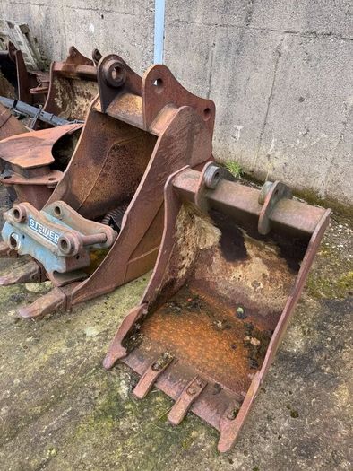 Digger Buckets and quick hitch