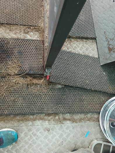 horsebox partition
