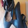 Women's shoes rarely worn size 7.5 Image 2