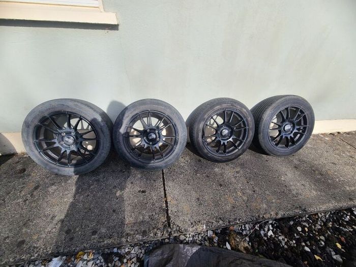 Oz Racing Alloy Wheels READ AD.
