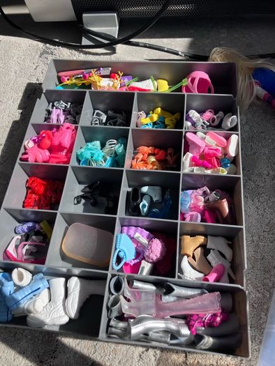 Barbie clothes, shoes, bags, jewellery and accessories