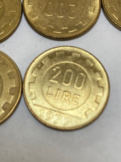 Italian 200 lire Year 1977 First year of issuance