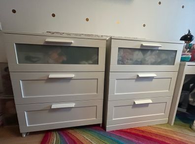 Chest of drawers