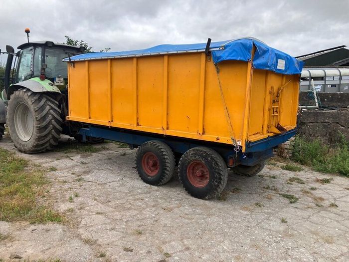Grain/nut trailer
