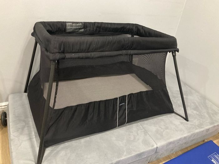 BabyBjorn pack & play travel cot