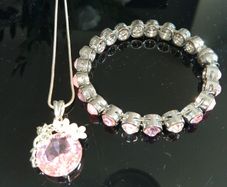 Stunning Necklace and matching Bracelet