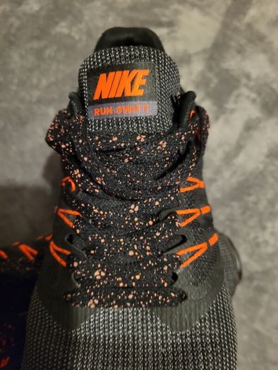 mens nike run swift trainers