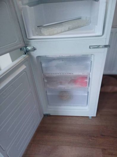 Hoover Integrated Fridge/Freezer