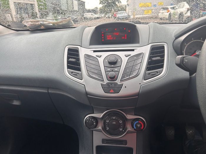 2011 Ford Fiesta private sale