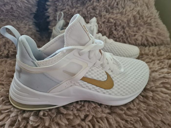 Fitness shoes Nike Air Max Bella TR2, UK3.5, EUR 36.5, 23 CM
