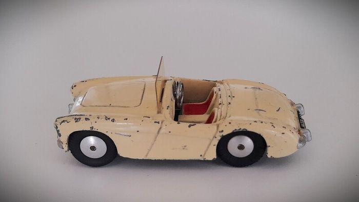Diecast Vintage Corgi Toys Austin Healey 100 - Fair to Good Original Condition/No Box