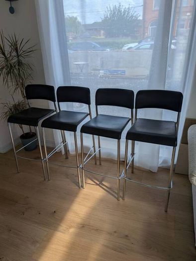 4 Bar Stools