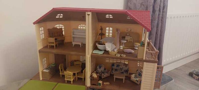 Sylvanian family cottage