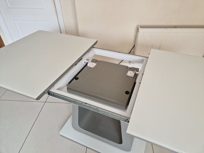 Glasstop Extendable Kitchen Dining Table Set