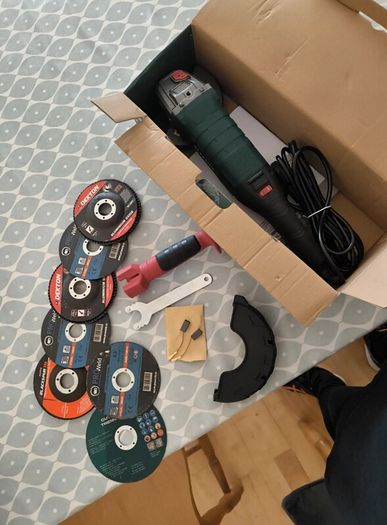 Angle grinder