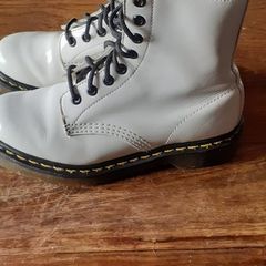 Dr Marten Boots white