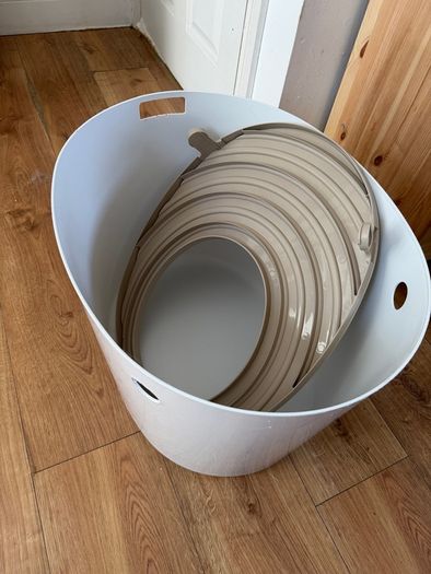 Very pretty cat litter box