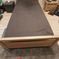 2 single beds with mattress