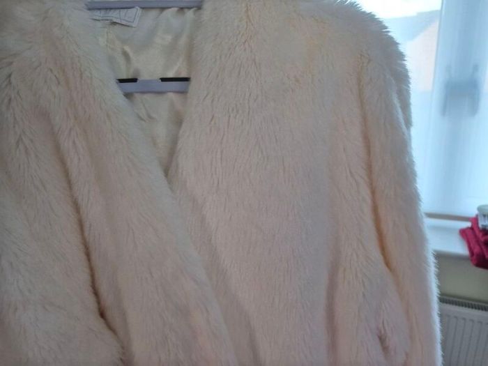 Fur jacket wedding. Suit 16-20.