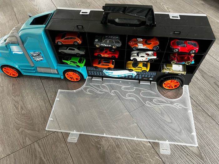 Hot wheels truck
