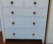 Bedroom furniture set