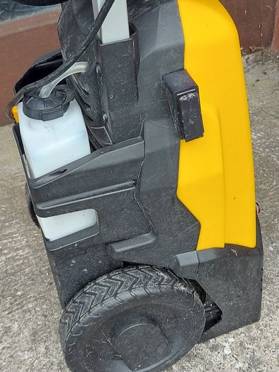 WORKZONE 2200W High Pressure Washer, Model Q1W-SP20-1900A, working great and in excellent condition