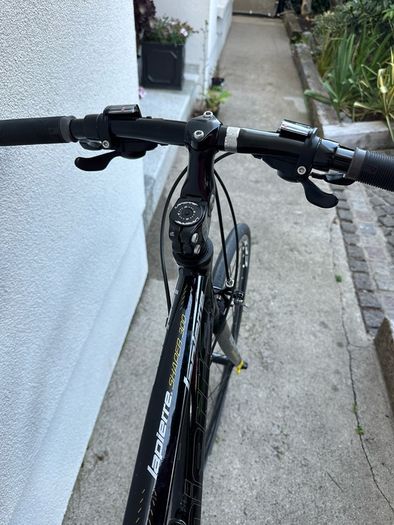 Lapierre Shaper 300 road bike
