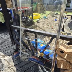 Free shower screen