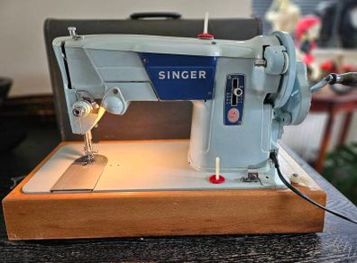 Singer Hand Crank Sewing Machine