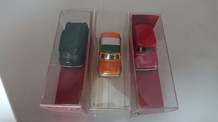 3 MINI Model cars