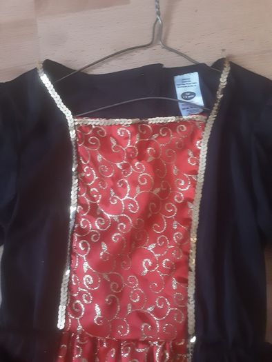 Halloween Outfit To Fit Age 5/6 ..  Now Onky 6.00euro .. Last One