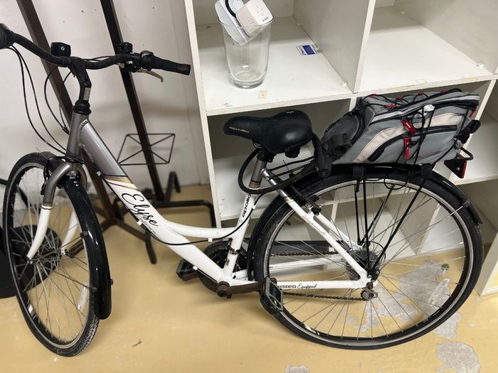 Apollo Elyse Womens Hybrid Bike