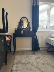 dressing table
