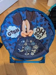Kids moon chair