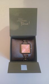 Coeur de Lion Iconic Cube Statement Watch Viva Magenta Swarovski New Boxed CAN POST