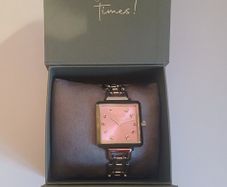 Coeur de Lion Iconic Cube Statement Watch Viva Magenta Swarovski New Boxed CAN POST