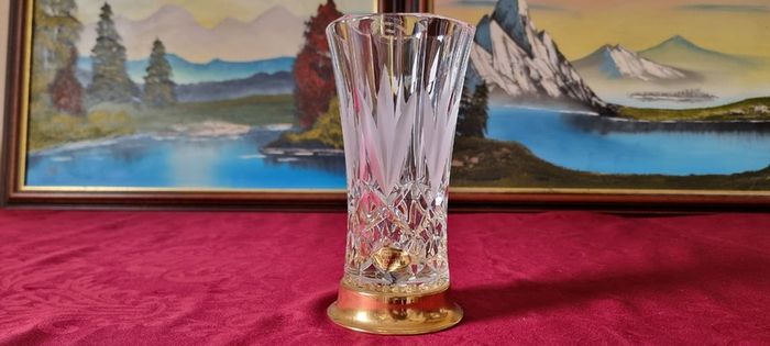 Vintage Killarney Crystal Cut Crystal Glass 8 Inch Tall Octagonal Large Flared Shaped Vase With 24 carat Gold Finishing Round Base Made In Ireland