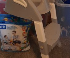 Child's toilet seat