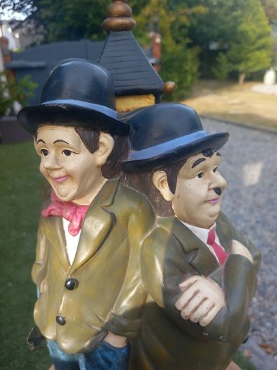 Heavy Laurel and Hardy wine bottle holder,  D18