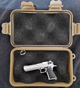 1/4 scale model, desert eagle in hardshell case.