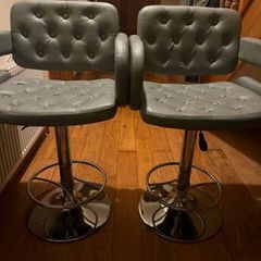 2 X High Stools