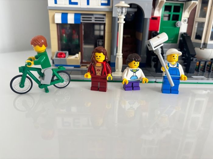 LEGO Creator Lot 6 Sets - 10232 10251 10246 10260 10218 10243