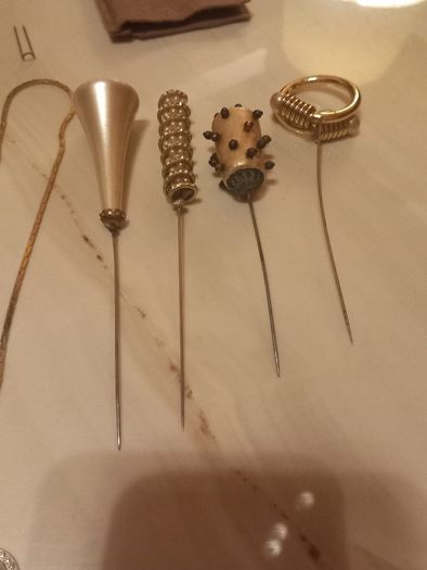 Italian jewellery box, probably Sorrento, jewellery, some stamped. D18 post 10e