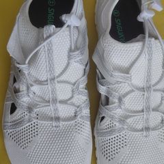 Barefoot size 44 brand new