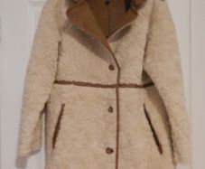 NEW Womens H&M jacket. 18 euro