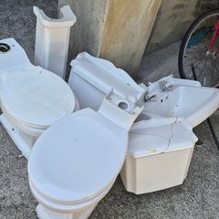 2 toilets and sink